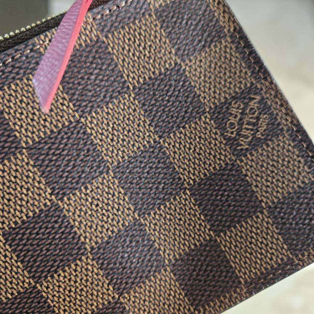 Louis Vuitton Damier Wallet or Make-Up Pouch - Picture 8 of 9